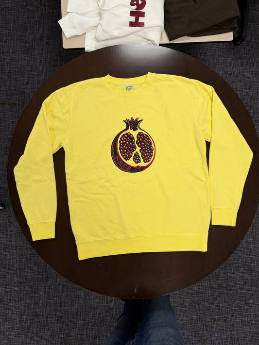 Pomegranate Sweatshirt in Butter Yellow